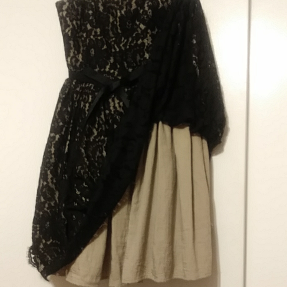 NWOT Beautiful formal dress - Picture 4 of 4